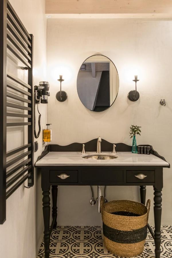Pomegranate Suites Kavála ภายนอก รูปภาพ