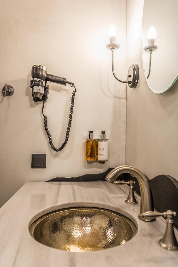 Pomegranate Suites Kavála ภายนอก รูปภาพ
