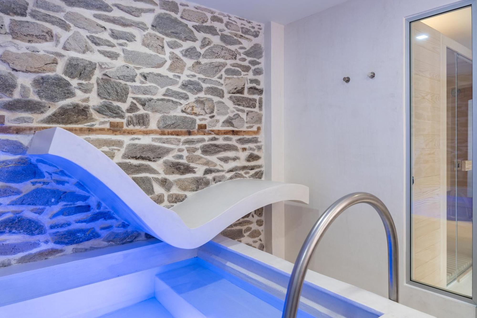 Pomegranate Suites Kavála ภายนอก รูปภาพ